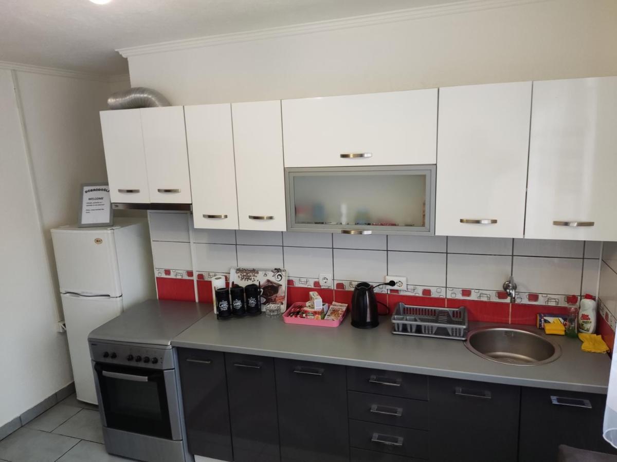Apartmani Sarah Tuzla Exterior photo