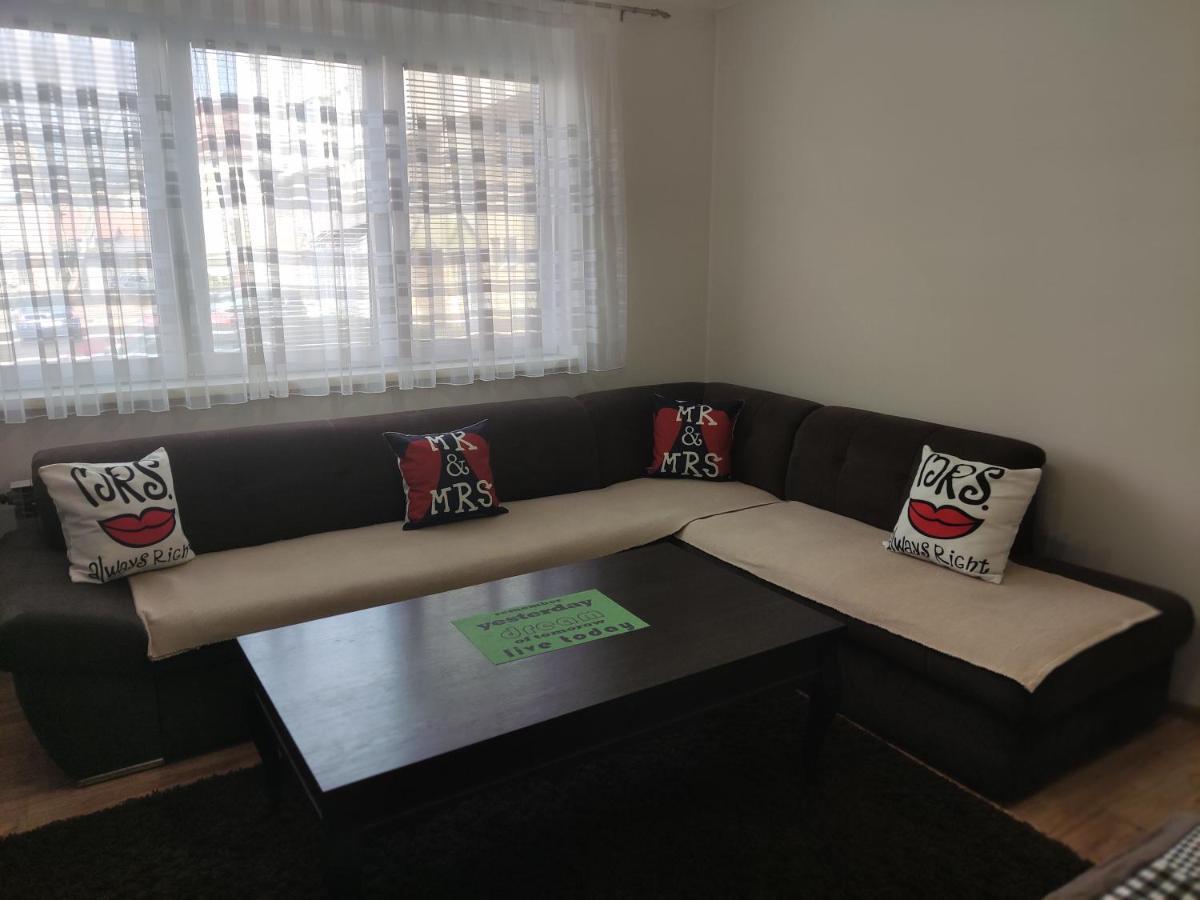 Apartmani Sarah Tuzla Exterior photo