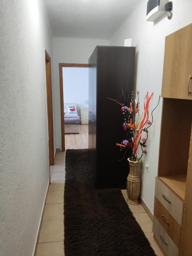 Apartmani Sarah Tuzla Exterior photo