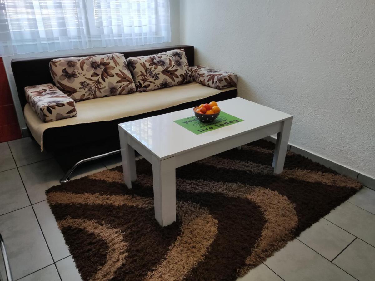 Apartmani Sarah Tuzla Exterior photo